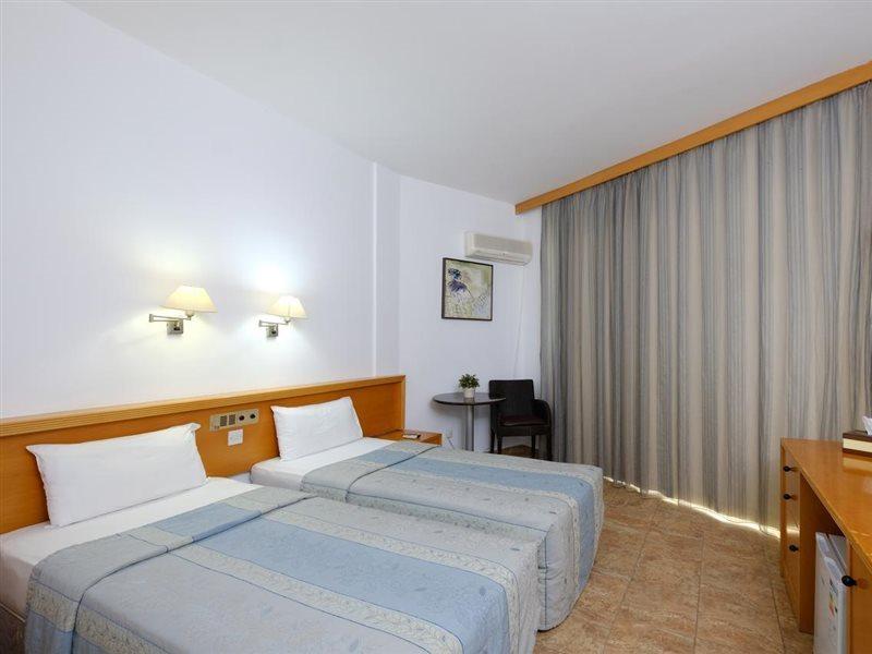 Flamingo Beach Hotel Larnaca Eksteriør billede