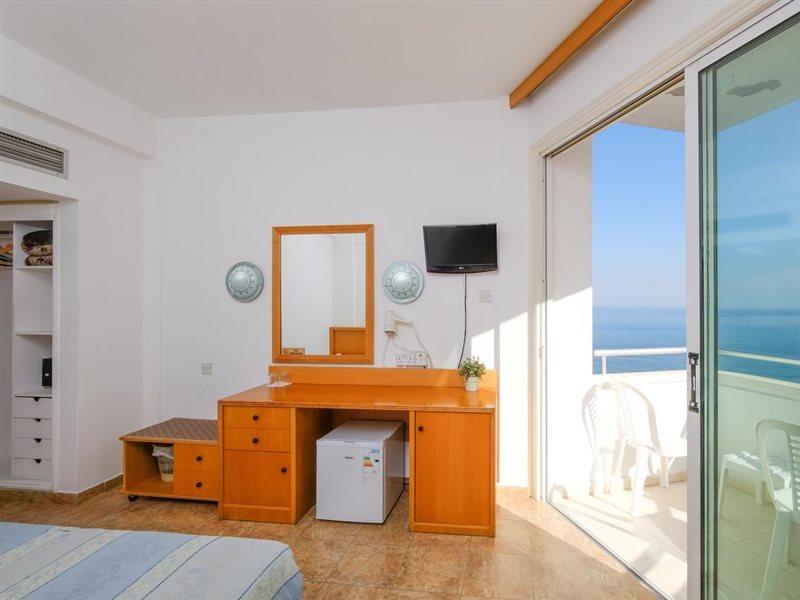 Flamingo Beach Hotel Larnaca Eksteriør billede