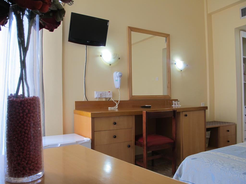 Flamingo Beach Hotel Larnaca Eksteriør billede